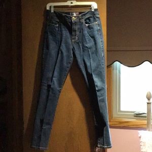 CAbi jeans. High Straights. Dark denim. 92% cotton, 6%. Polyester, 1% spandex.